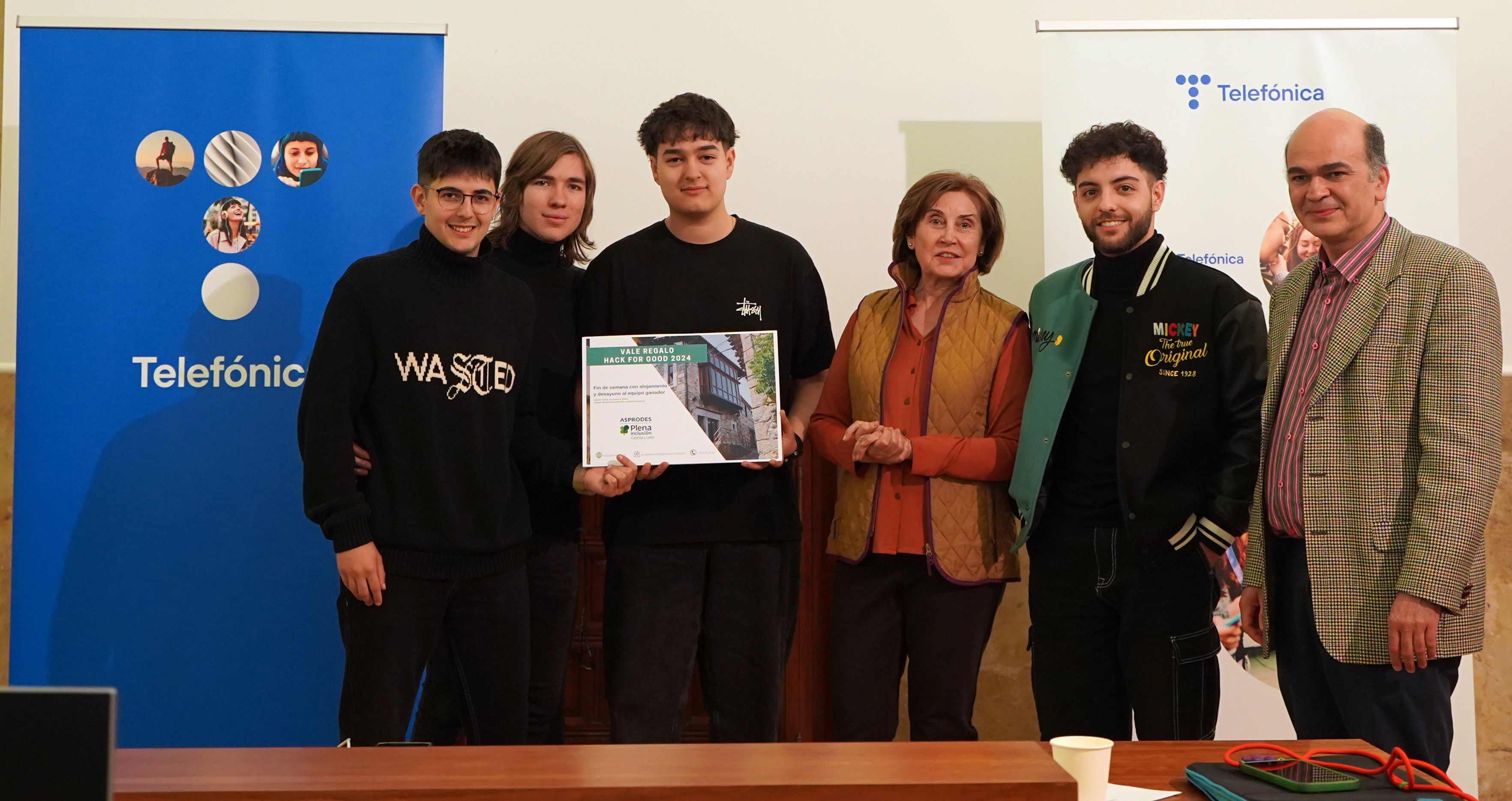 El equipo de la UPSA 'Daily Dose', ganador de HackForGood Salamanca