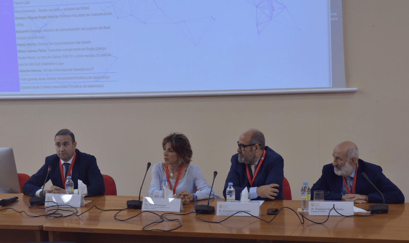 Expertos reflexionan sobre redes sociales, comunicación y periodismo en la Facultad de Comunicación