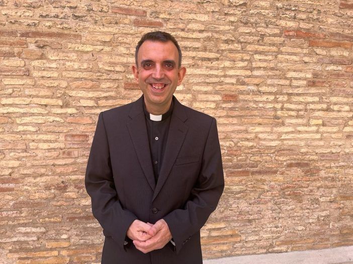 El sacerdote y antiguo alumno Ernesto Brotóns, nombrado obispo de Plasencia