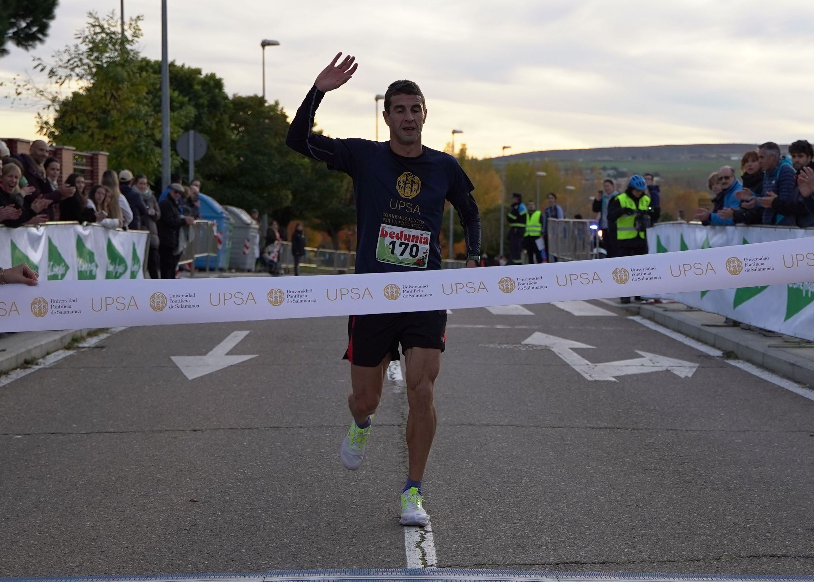 Javier Alves y Mª Mercedes Pila, ganadores de una VII San Silvestre Universitaria Solidaria de récord