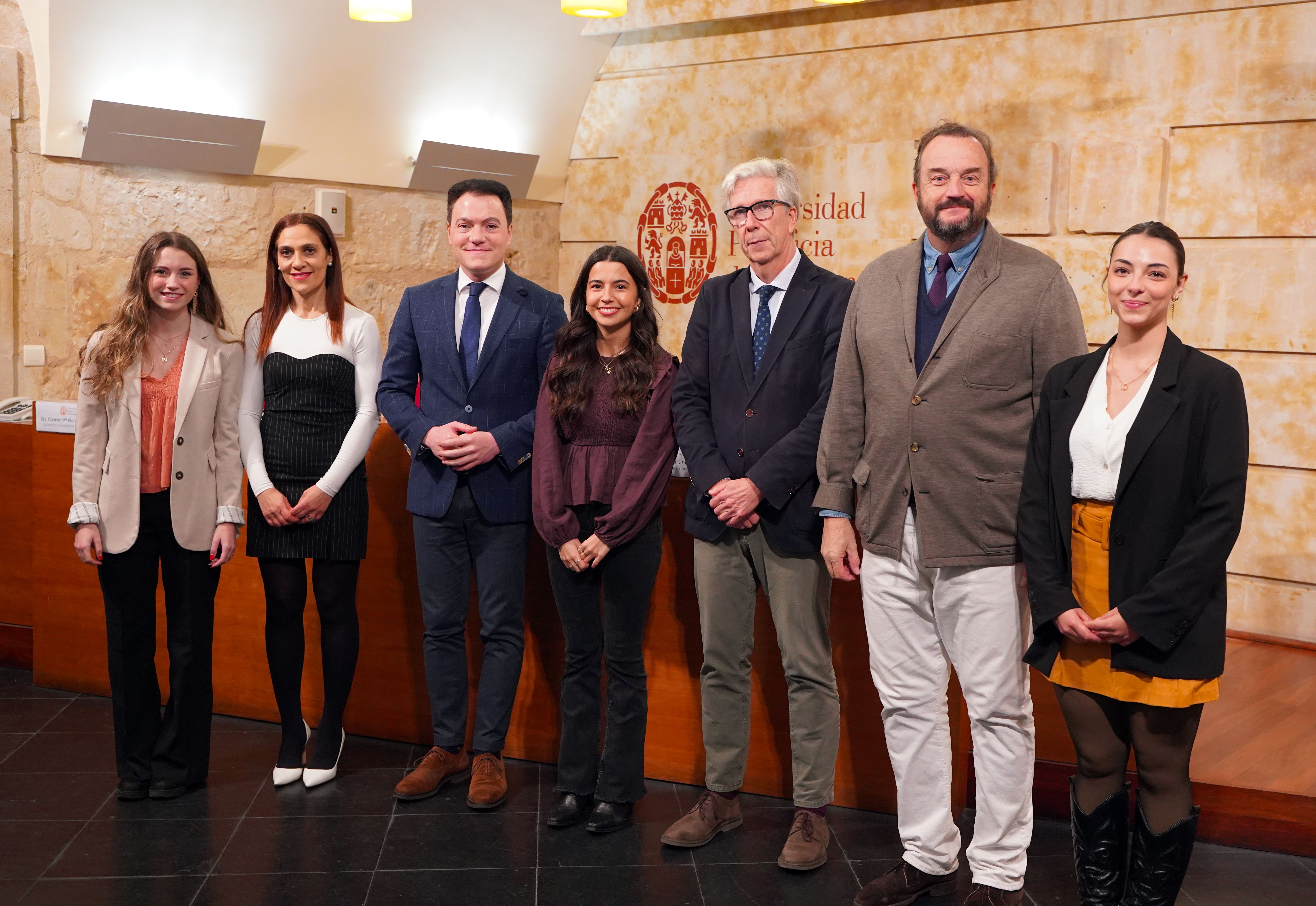 Alumnas de la Facultad de Comunicación ganan la última campaña de sensibilización de la Federación Española de Espirituosos en Salamanca