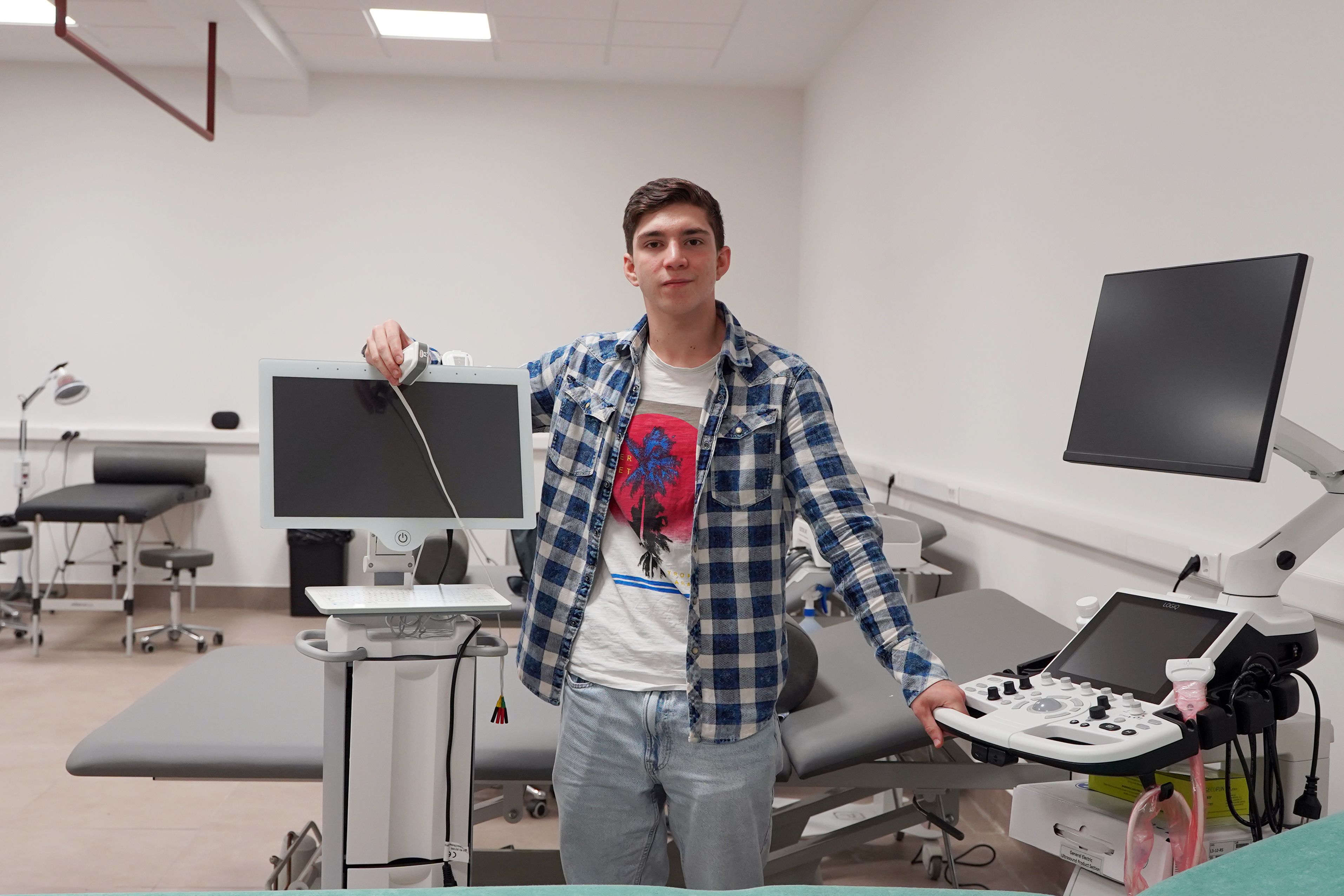 Alejandro Pérez Pecorelli, alumno de Fisioterapia: “Nos acomodamos en el sedentarismo y olvidamos los hábitos saludables, esto incrementa las patologías” 