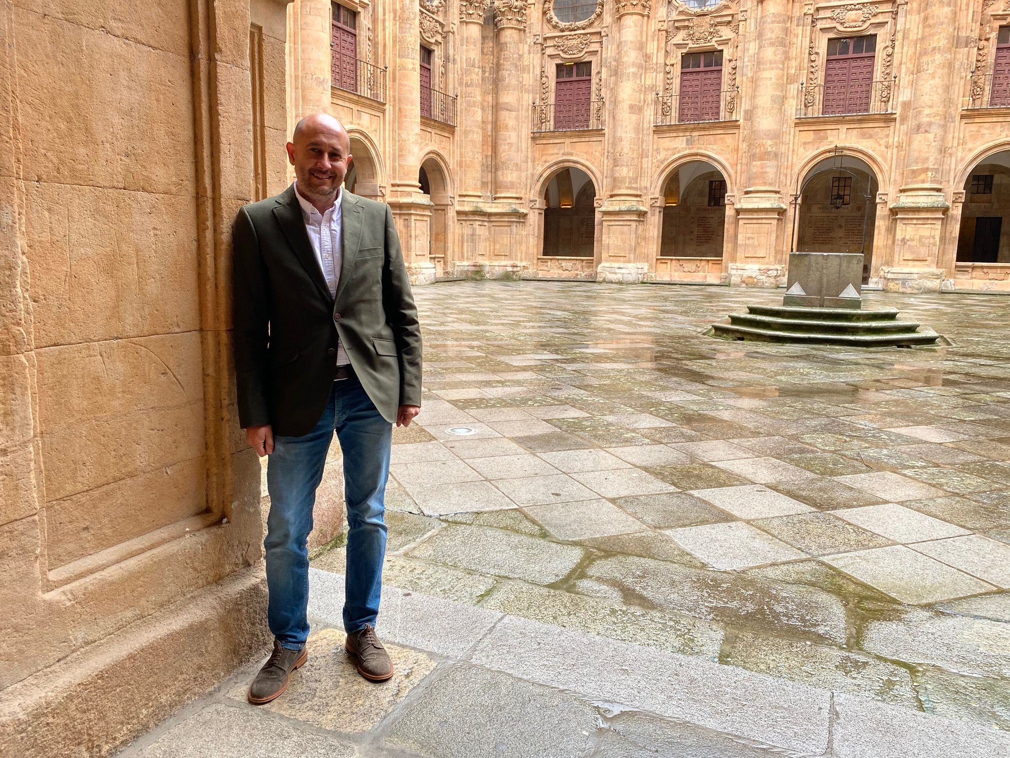 Alberto Melián: “Hay muchos fisioterapeutas que tratan ya a los pacientes a través de la telefisioterapia”