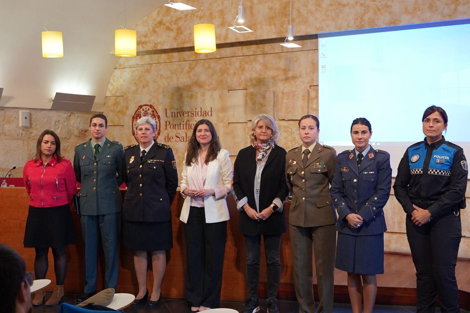 Mesa redonda sobre la mujer en las Fuerzas y Cuerpos de Seguridad del Estado