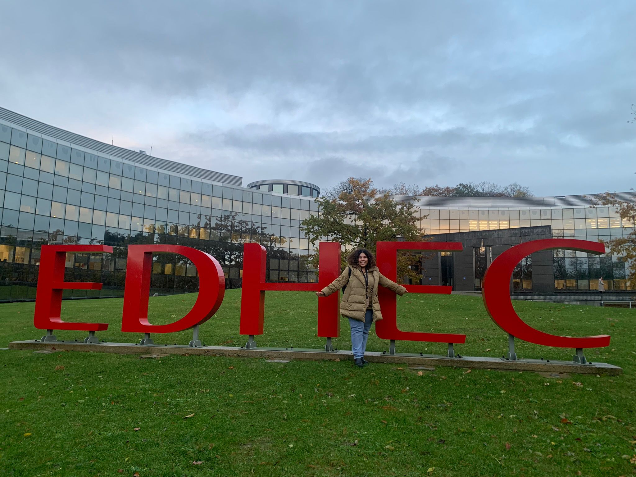 Lía Castillo Suárez: “Mi generación, al ser nativos digitales, subestima los desafíos que conlleva la verdadera transformación digital"
