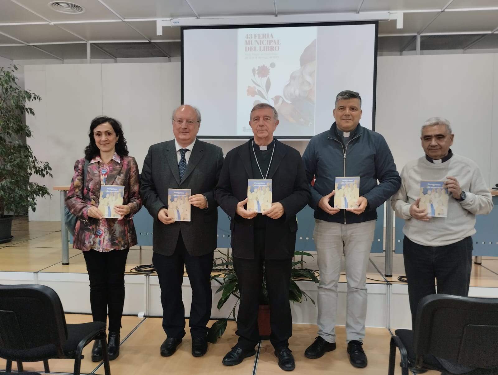 La UPSA participa en la Feria Municipal del Libro con la publicación de dos obras