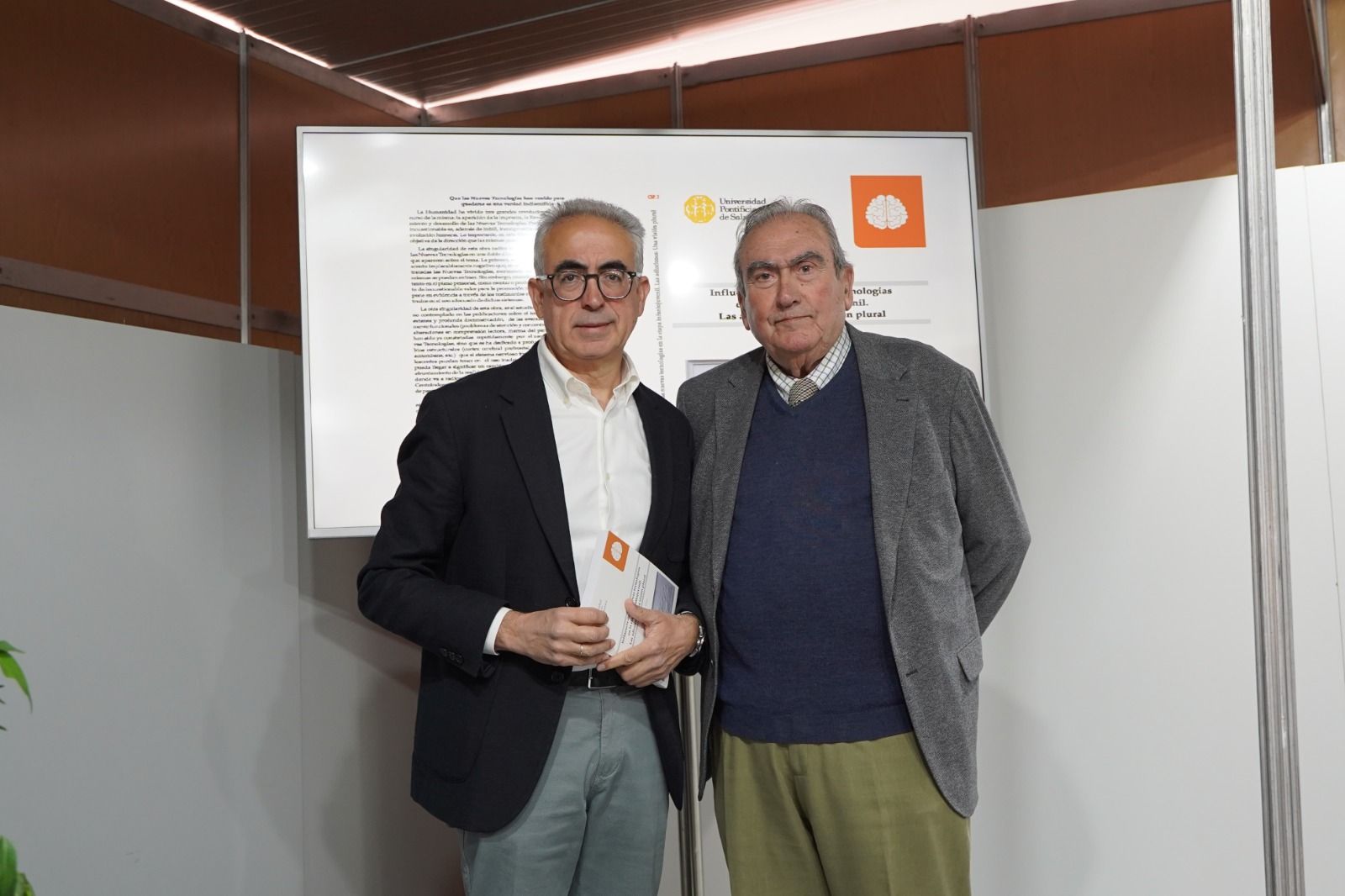 El profesor Luis Jiménez Díaz presenta dos libros sobre nuevas tecnologías y trastornos en la etapa infantojuvenil