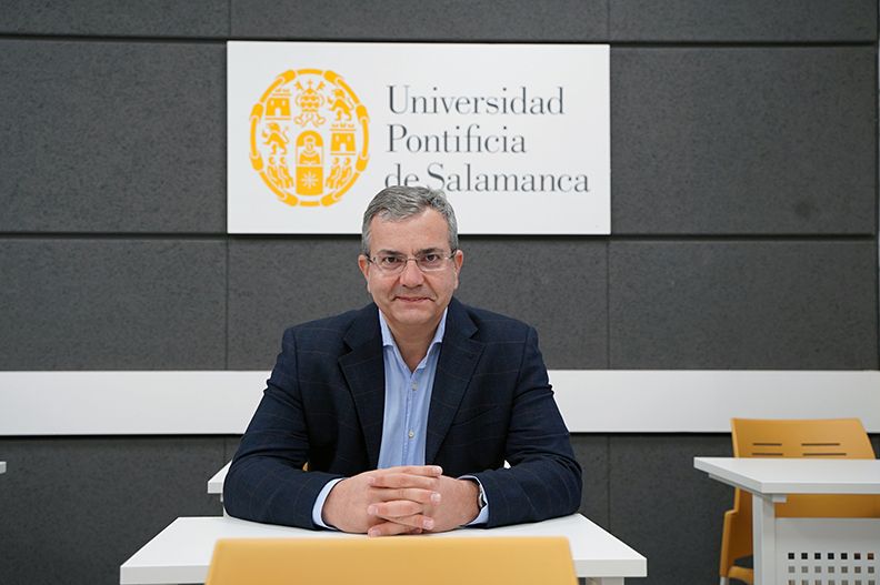 Manuel Benavente: “El reto es alcanzar el máximo de humanidad en la asistencia sanitaria”