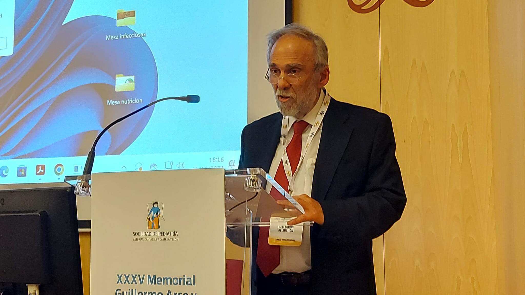 El profesor Pellegrini Belinchón, distinguido en el Encuentro de Pediatría XXXV Memorial Guillermo Arce y Ernesto Sánchez-Villares