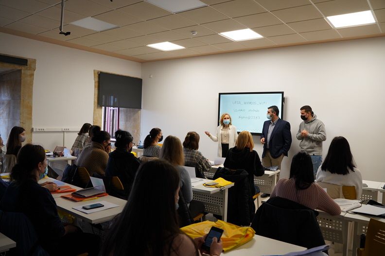 Cursos intensivos de español gratuitos para Ucranianos