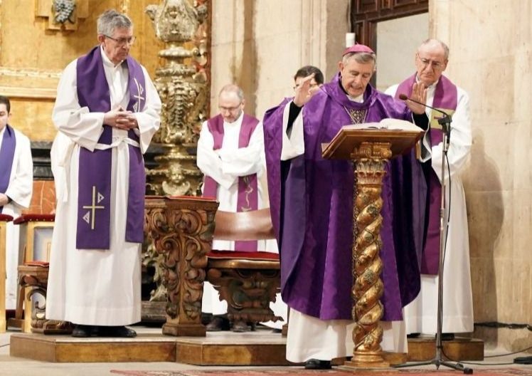 Eucaristía de acción de gracias por la vida de Benedicto XVI