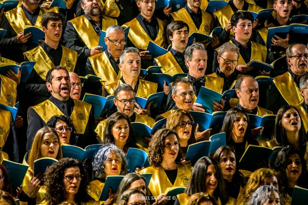 Exitoso y emotivo aniversario del Coro Tomás Luis de Victoria