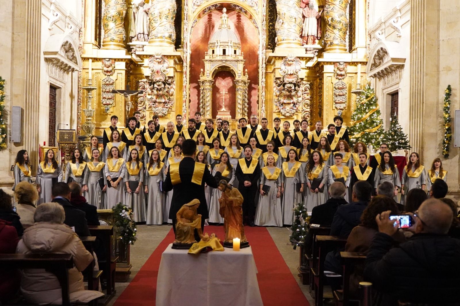 Exitoso concierto de Navidad del Coro Tomás Luis de Victoria
