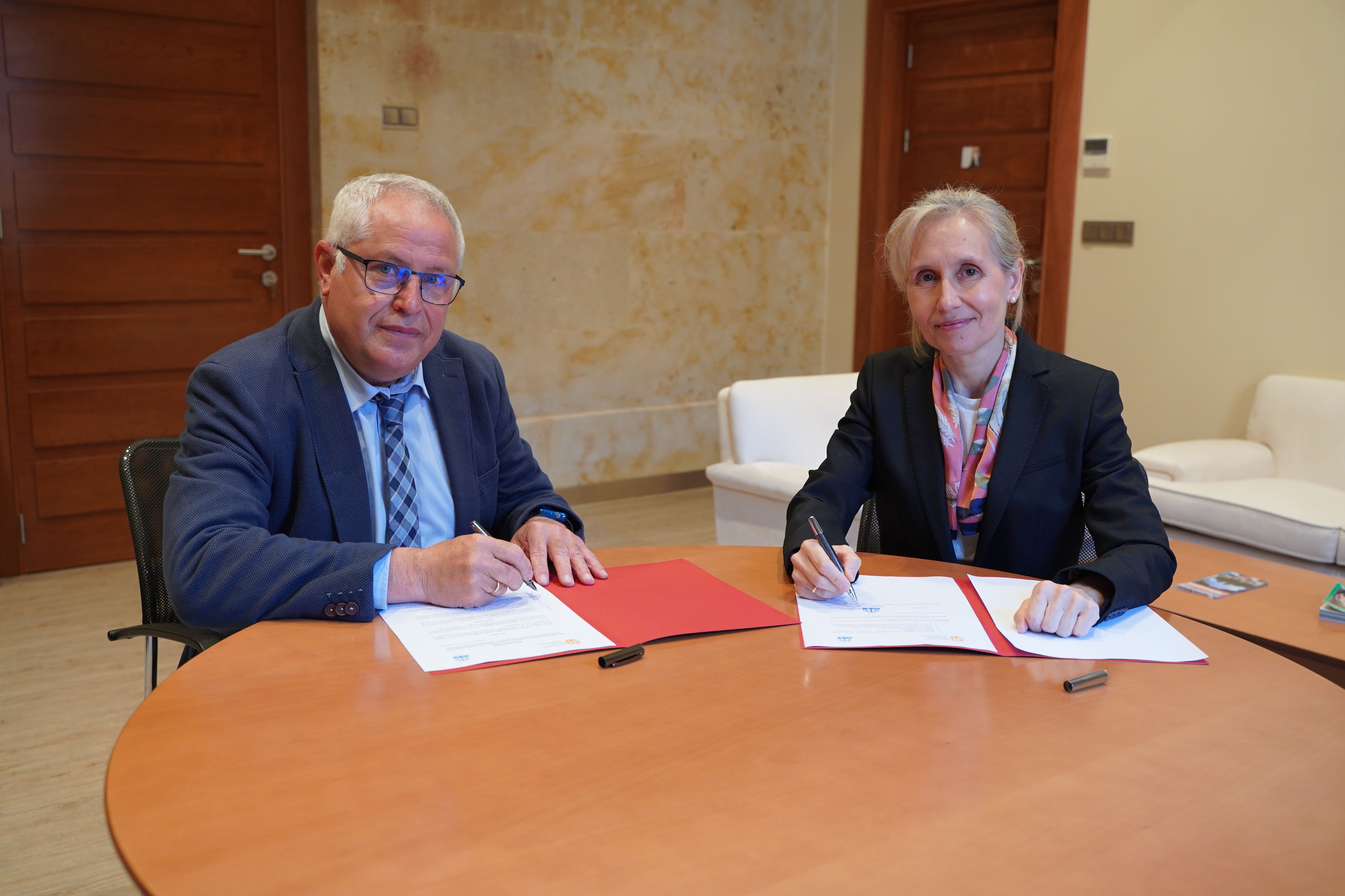 La UPSA y ANPE renuevan su acuerdo y lo amplían a los nuevos grados ‘online’ que pone en marcha la institución académica el próximo curso