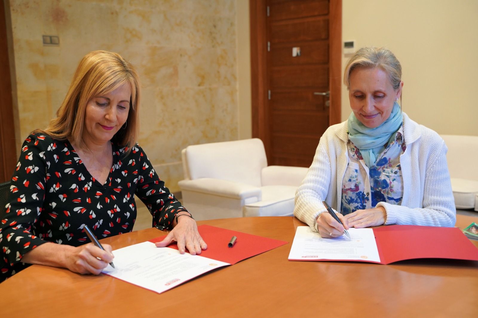 La UPSA y CCOO renuevan su acuerdo y lo amplían a los nuevos grados ‘online’ 