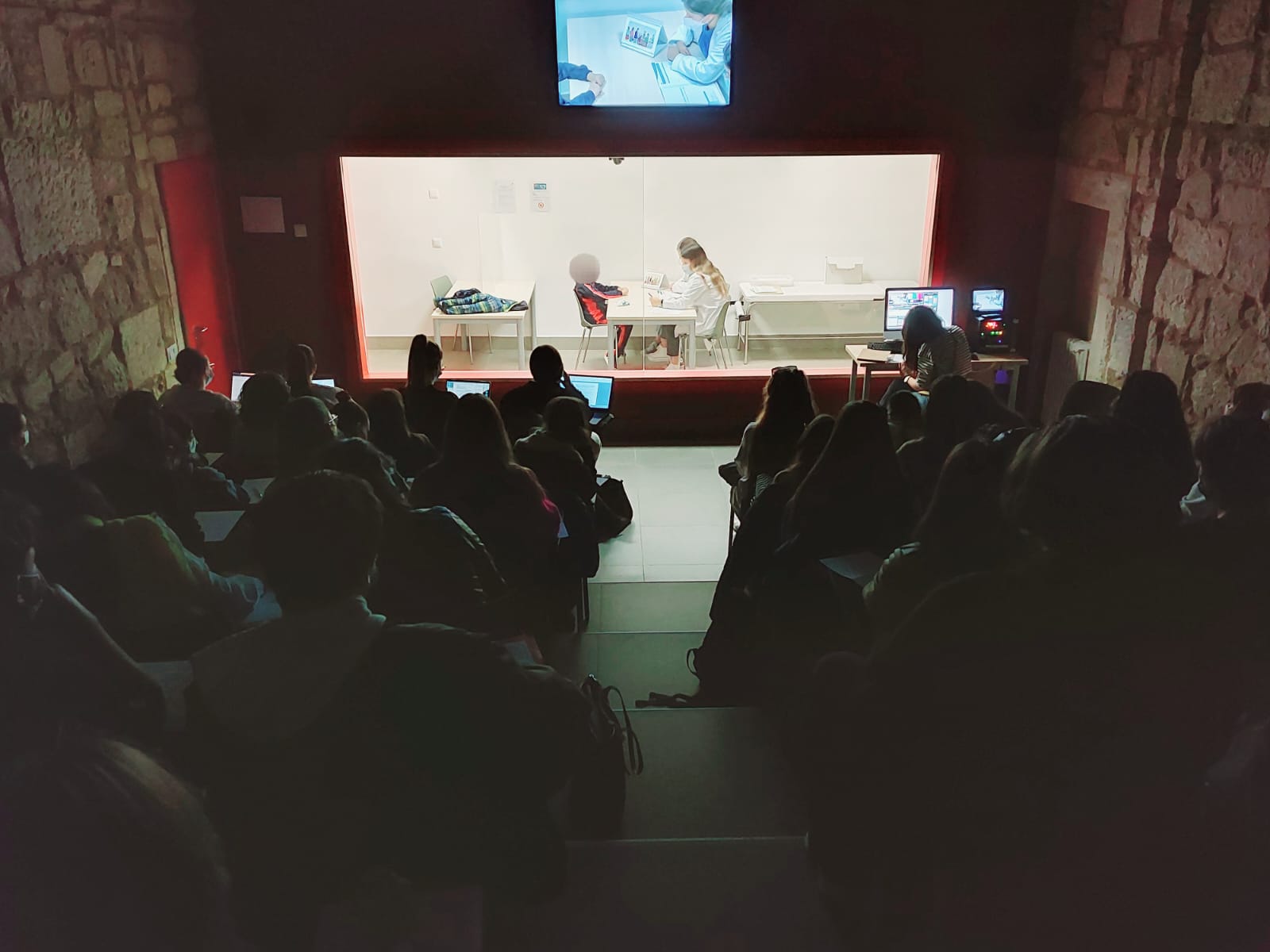 El Servicio Clínico de Logopedia organiza un programa de actividades para acercar el ámbito profesional a sus alumnos